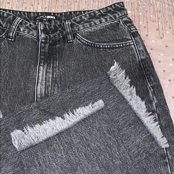 50% today only!! Icy Girl High Rise Boyfriend Jeans Black - Picture 6 of 11